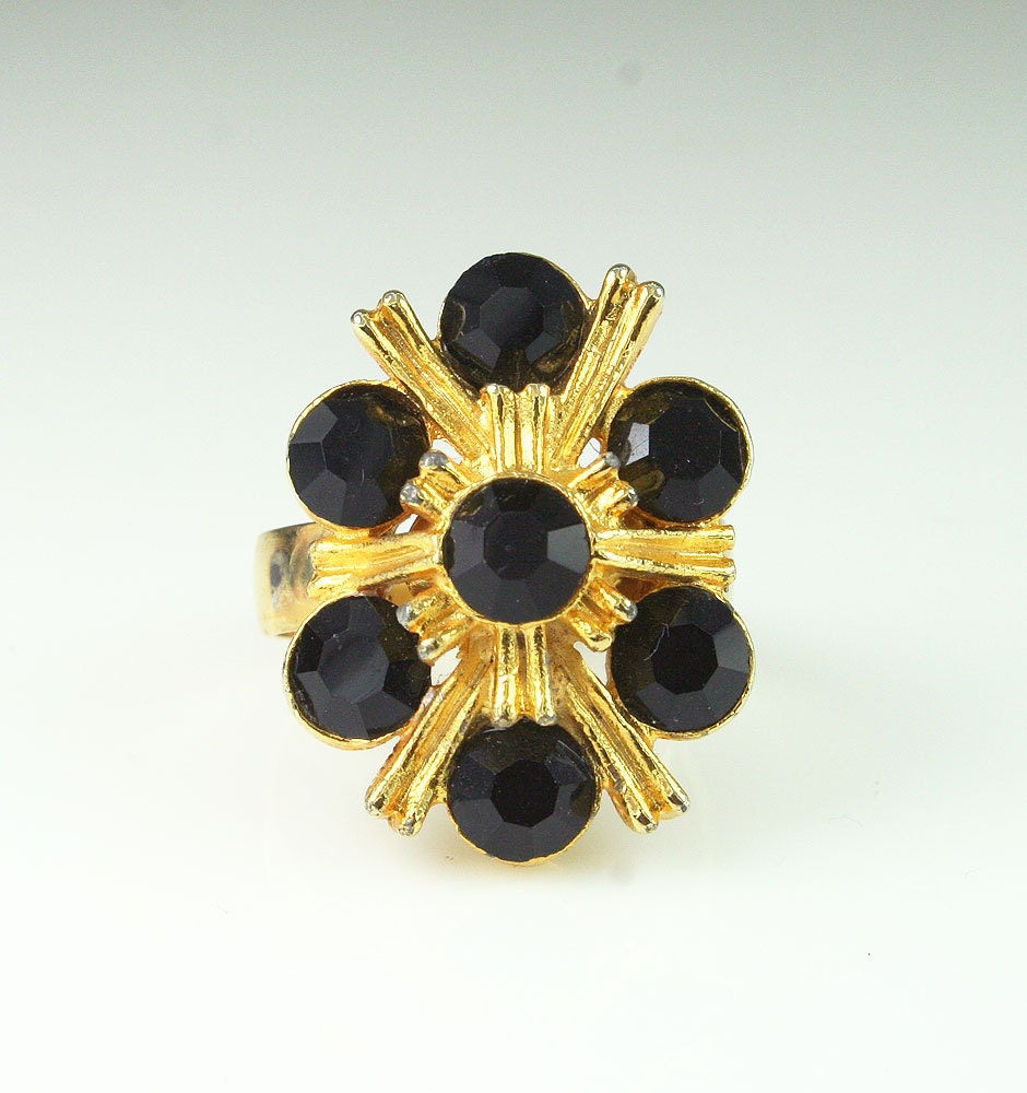 Vintage Modernist Black Rhinestone Gold Tone Cocktail Ring