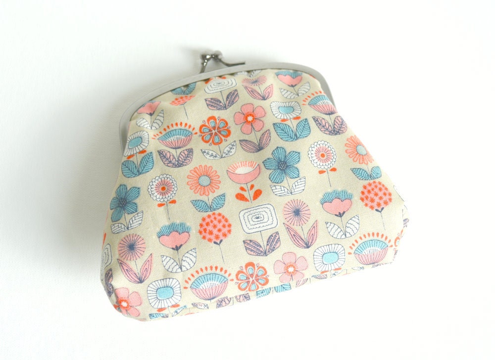 Small Clasp Pouch - Retro Flowers in Blue, Pink and Cream