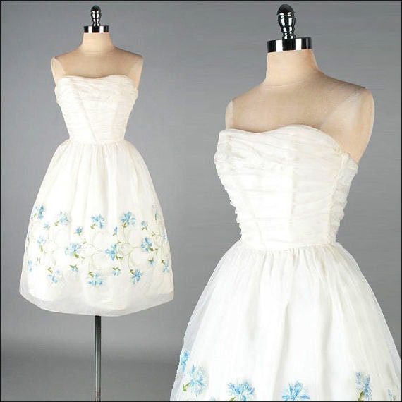 Vintage 1950s Dress . Winter White Organza . Strapless . Embroidery . Full Skirt . NWT . XS S . 2795