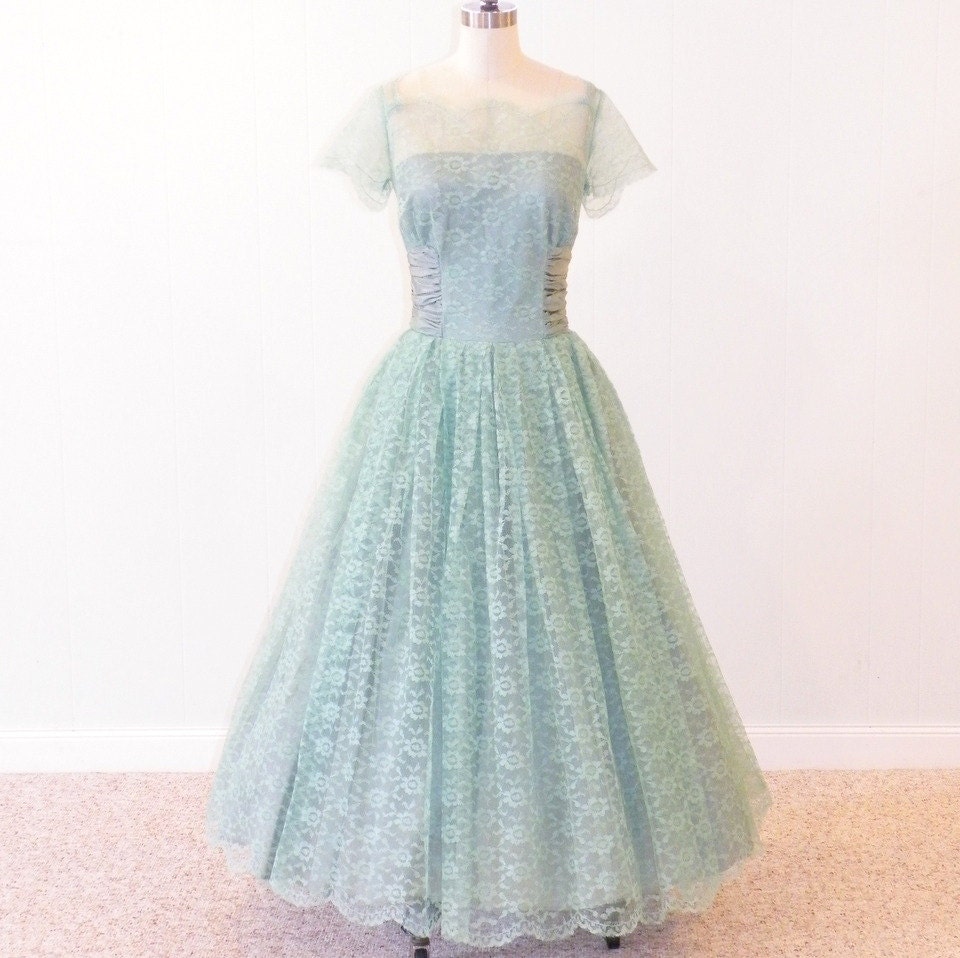 Vintage 50s Prom Dress, 1950s Bridal Gown, Sylvia Ann Mint Green Scalloped Floral Lace & Tulle Illusion Party Dress, Vintage Wedding Party