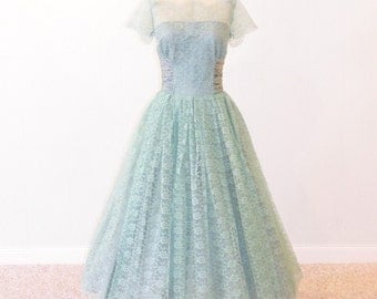 Vintage 50s Prom Dress, 1950s Bridal Gown, Sylvia Ann Mint Green Scalloped Floral Lace & Tulle Illusion Party Dress, Vintage Wedding Party