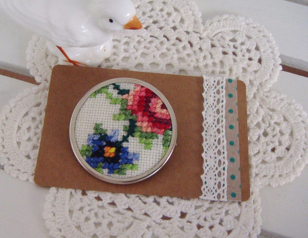 Embroidered Brooch - Blue & Pink (252)