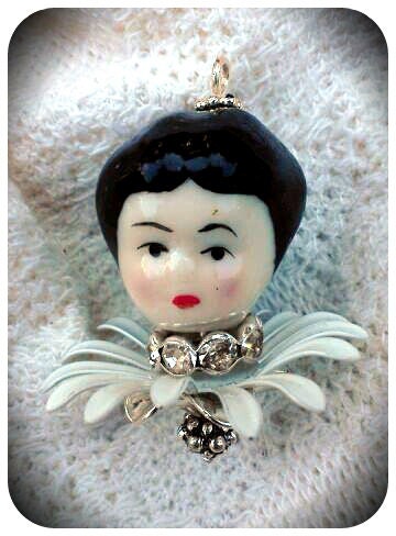 Art i Cake Porcelain Doll Head Pendant