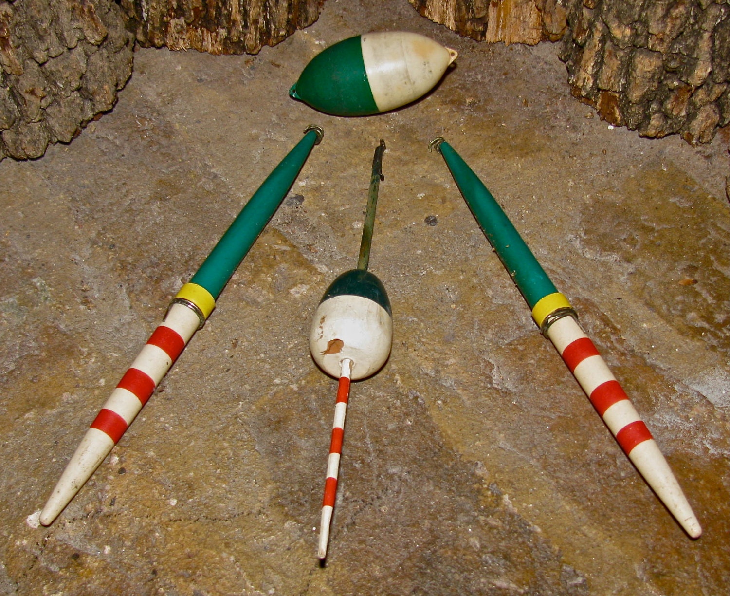 Vintage Lot of 4 Old Fishing Lure Bobbers / Floater