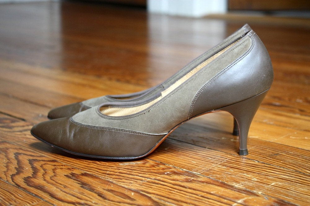 Mod Vintage 1960s Naturalizer Heels Size 6.5