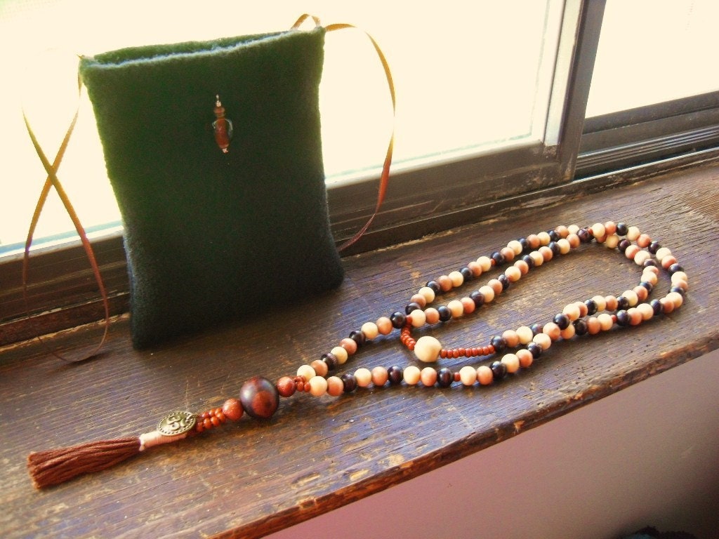 Om/Buddhism/Hinduism/Yoga/Meditation/Mala/Japa Mala/Prayer Beads by TheReflectivePause.etsy.com