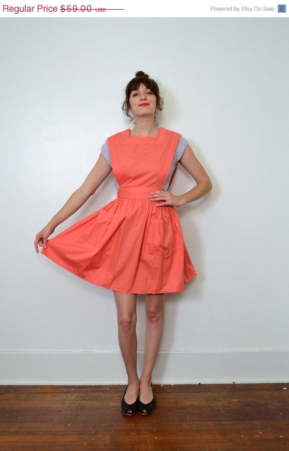 May Sale // 1950s Coral Geometric Jumper // XS