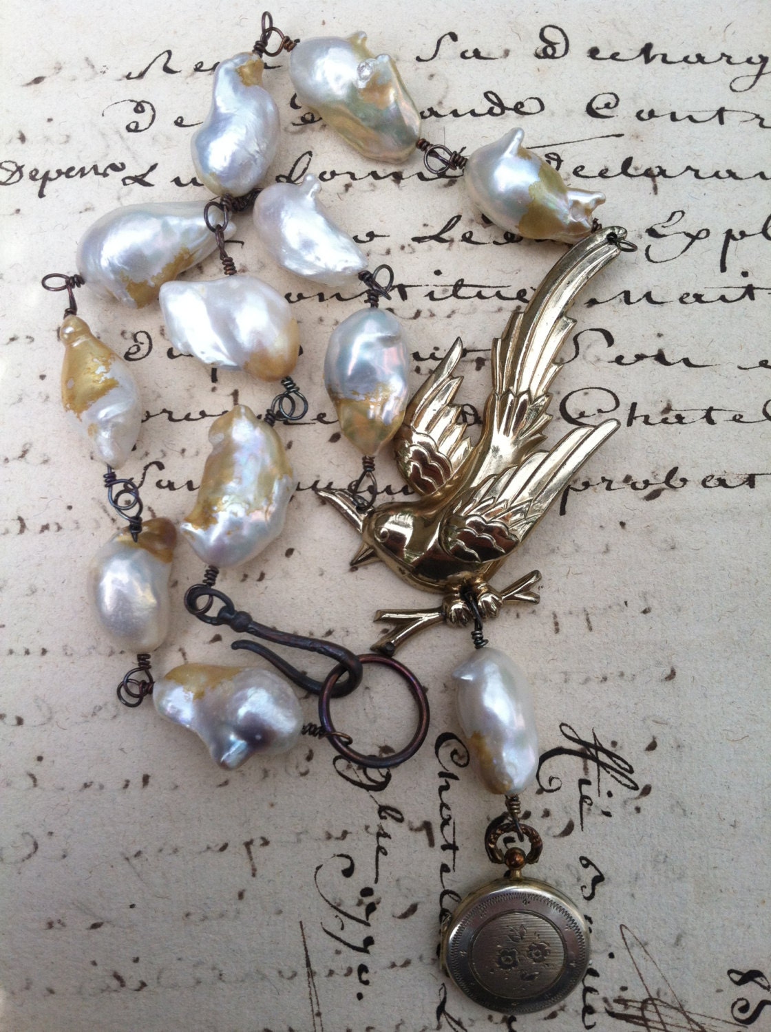 SOMETHING TO TWEET - Creamy Baroque Pearl Necklace with Bird and Sweet Locket