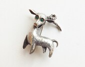 jewelry Brooch / 60s Ram Aries Zodiac Wild Goat Silver Brooch pin