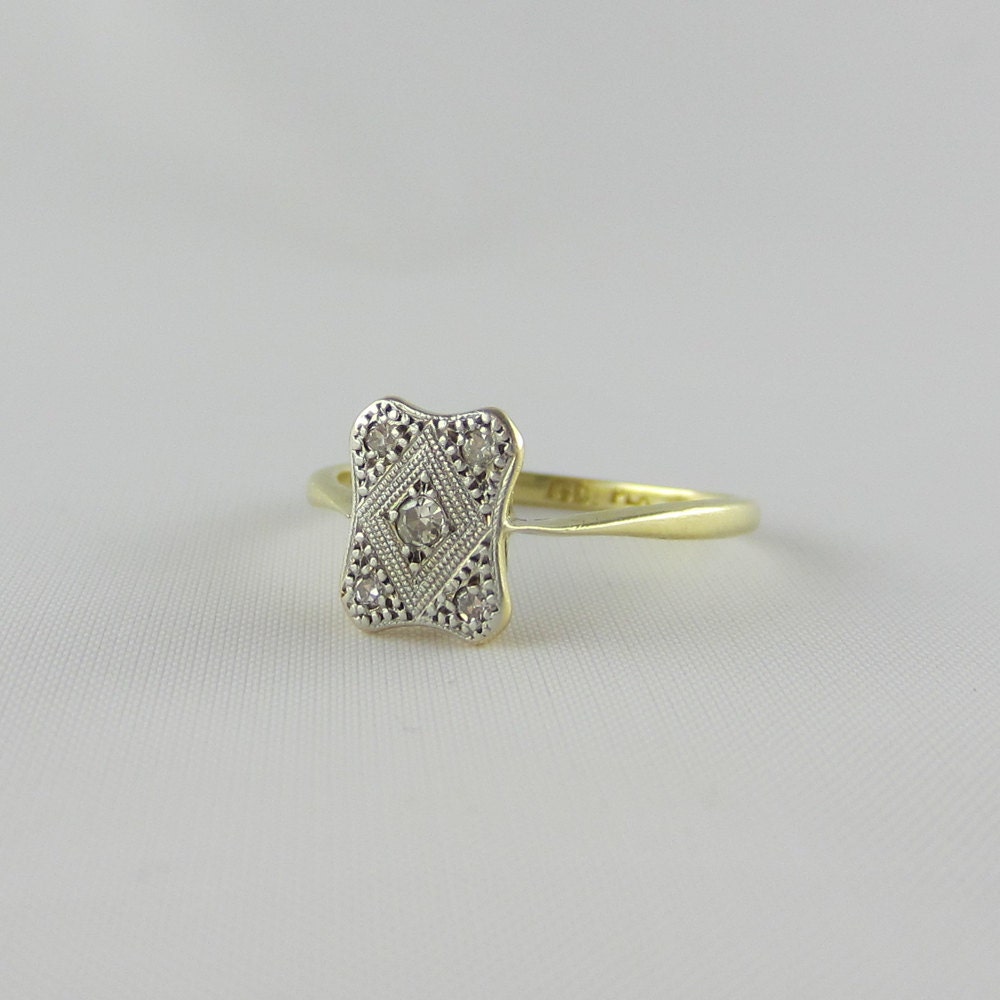 Stunning Edwardian Rectangle Diamond Ring. Platinum & Yellow Gold, Circa 1910s.