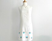 1960s Shift Dress / 60s dress / white eyelet dress  / linen dress / wiggle dress / mod dress / summer fashion / small medium