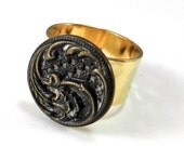 Victorian Button Ring, Antique Button, Filigree Twinkle Design, Vintage Button Jewelry, Gold Plate Etched Band
