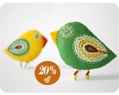 parrot pins - felted birds - moloco