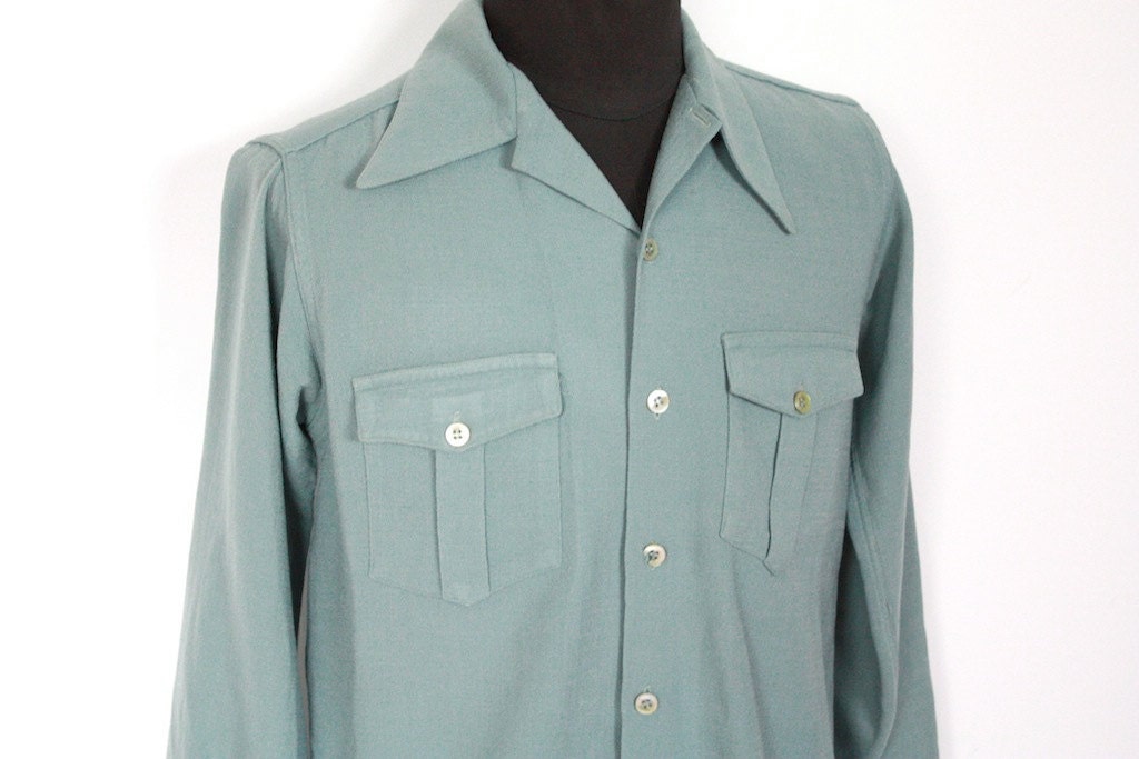 Vintage 1940s / 1950s Men's Steel Blue Wool Button Up Shirt