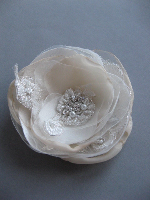 Wedding Bridal hair Flower, wedding accessories, Hairpiece clip vintage, Champagne, Cream, Ivory, Beige, Sand, Lace wedding flower