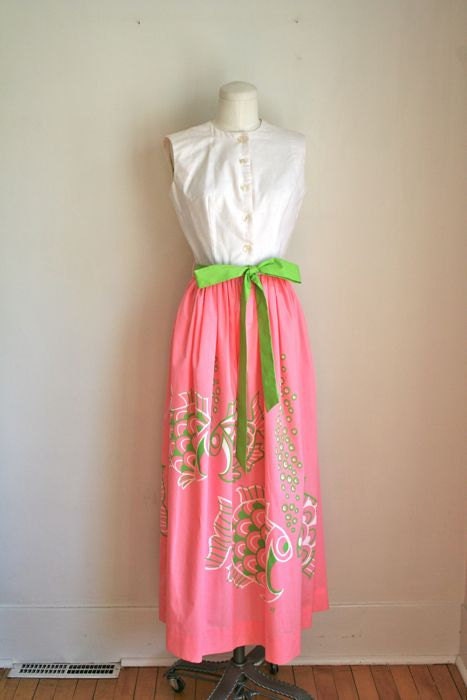 vintage 60s vested gentress dress - FISH KISS novelty print pink & green maxi dress / XS-S