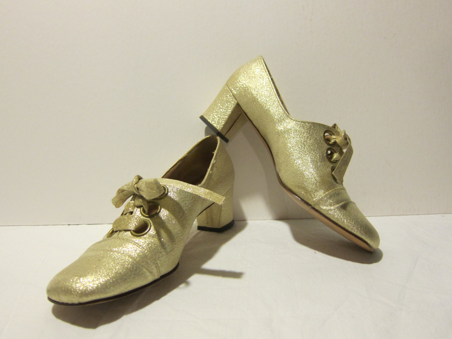 Vintage 1960s Gold Shoes Oxfords Lace-Ups by Sears Size 7