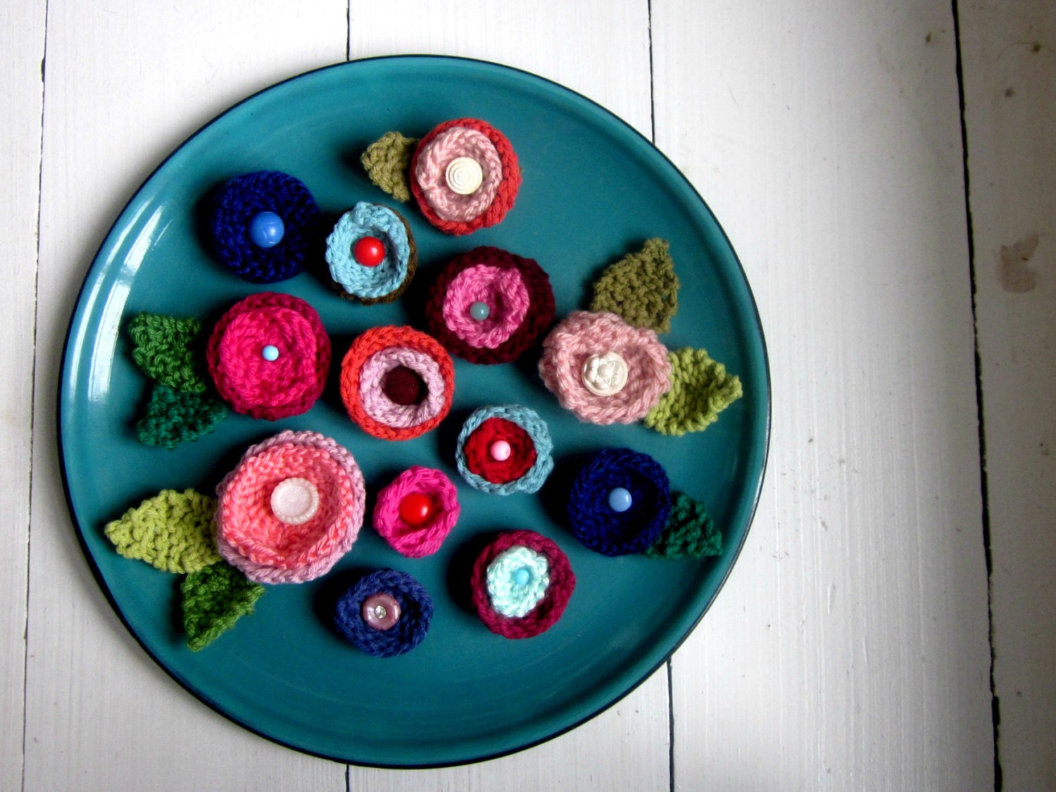 KNITTING PATTERN, flowers and leaves, embellishments, knitted flowers