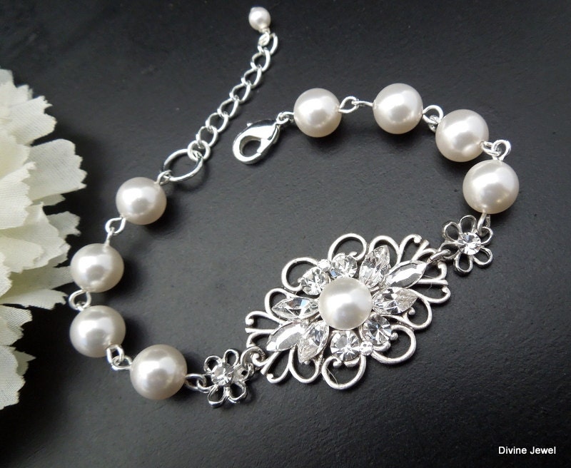 Pearl Bracelet,Bridal Bracelet,Ivory or White Pearls,Pearl Bridal Bracelet,Statement Bridal Bracelet,Pearl Rhinestone Bracelet,Pearl, DINA