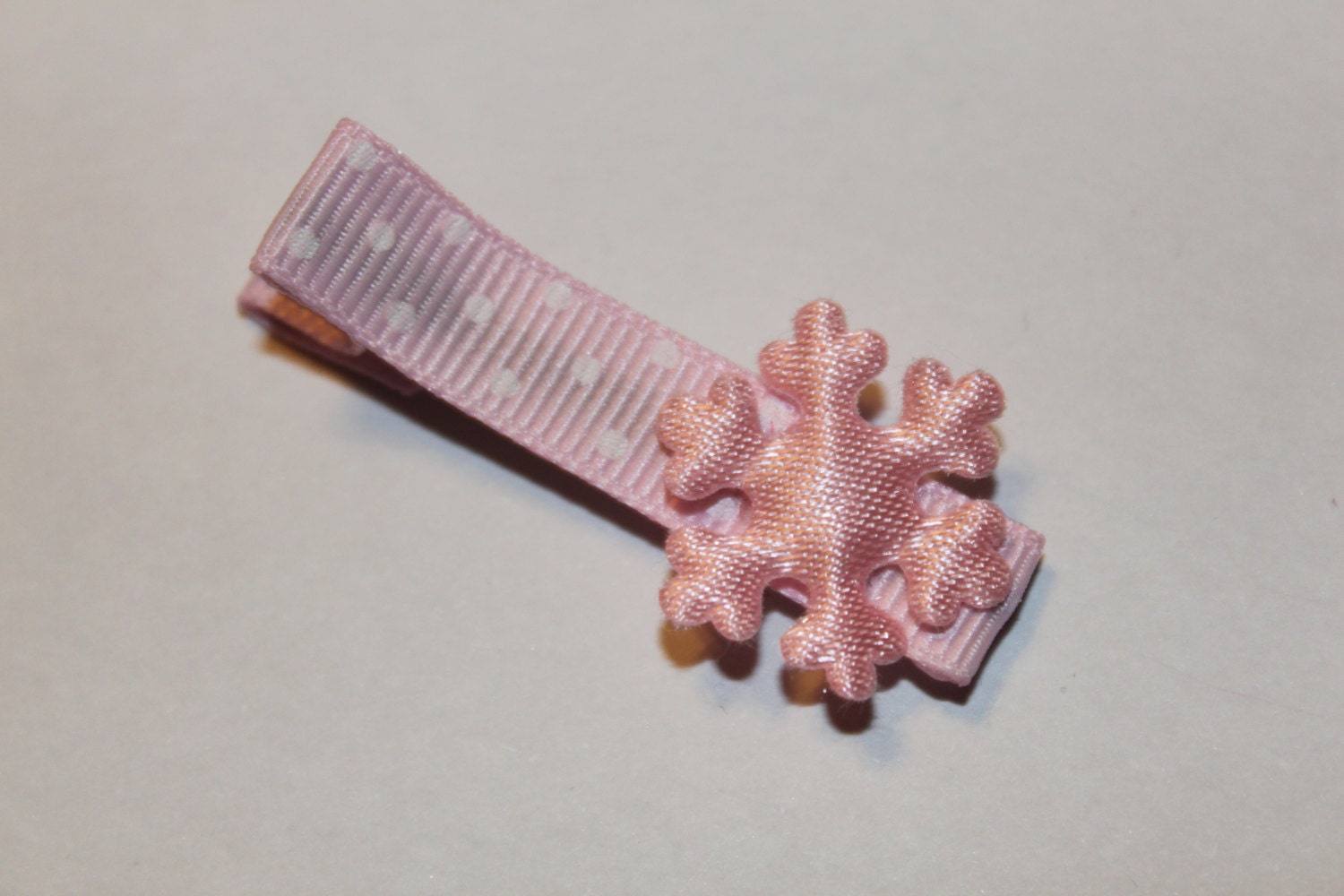 Pink Snowflake Hair Clippie/non slip