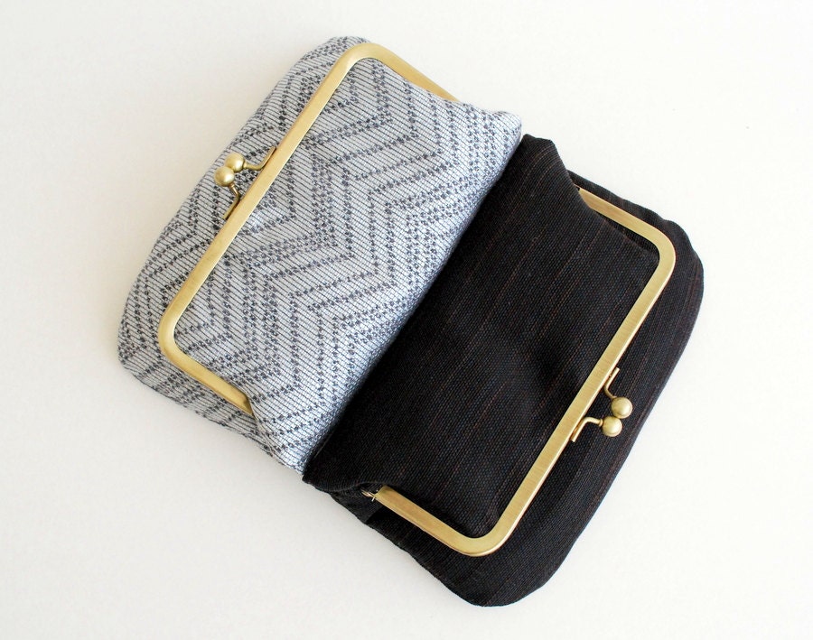 fold over clutch purse. kiss lock purse with chain. evening bag. black bag. handbag