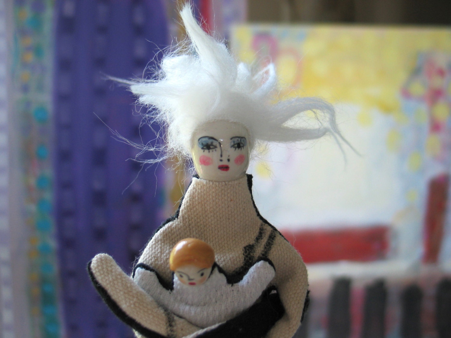Small Sculpture / Mother and Child