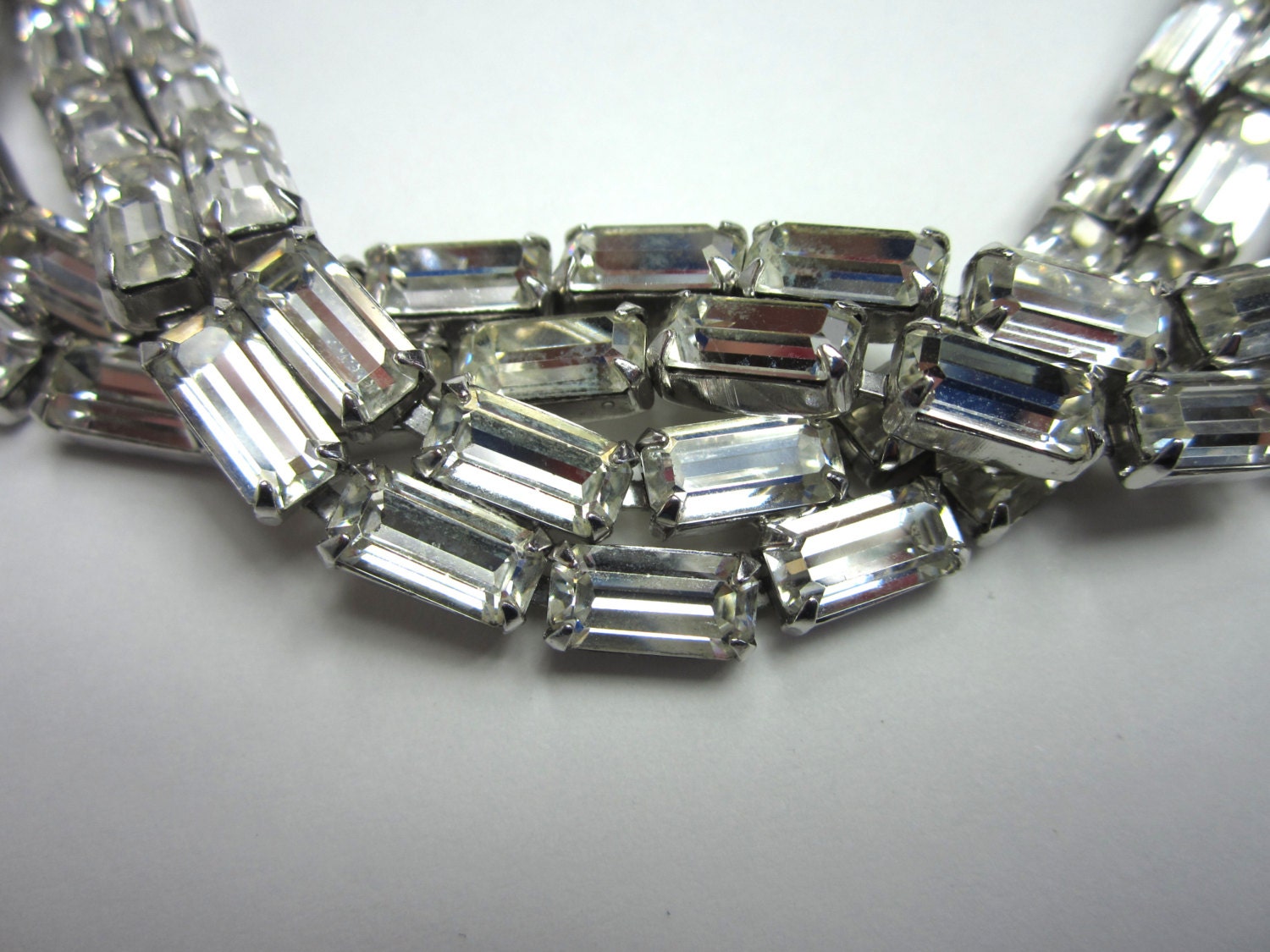 Vintage Weiss Rhinestone Necklace. Choker Necklace. Bridal . Cocktail Necklace.