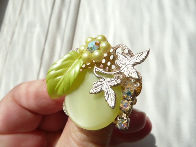 Judith cocktail statement ring - gorgeous green and goldtone floral ring - eco friendly repurposed vintage