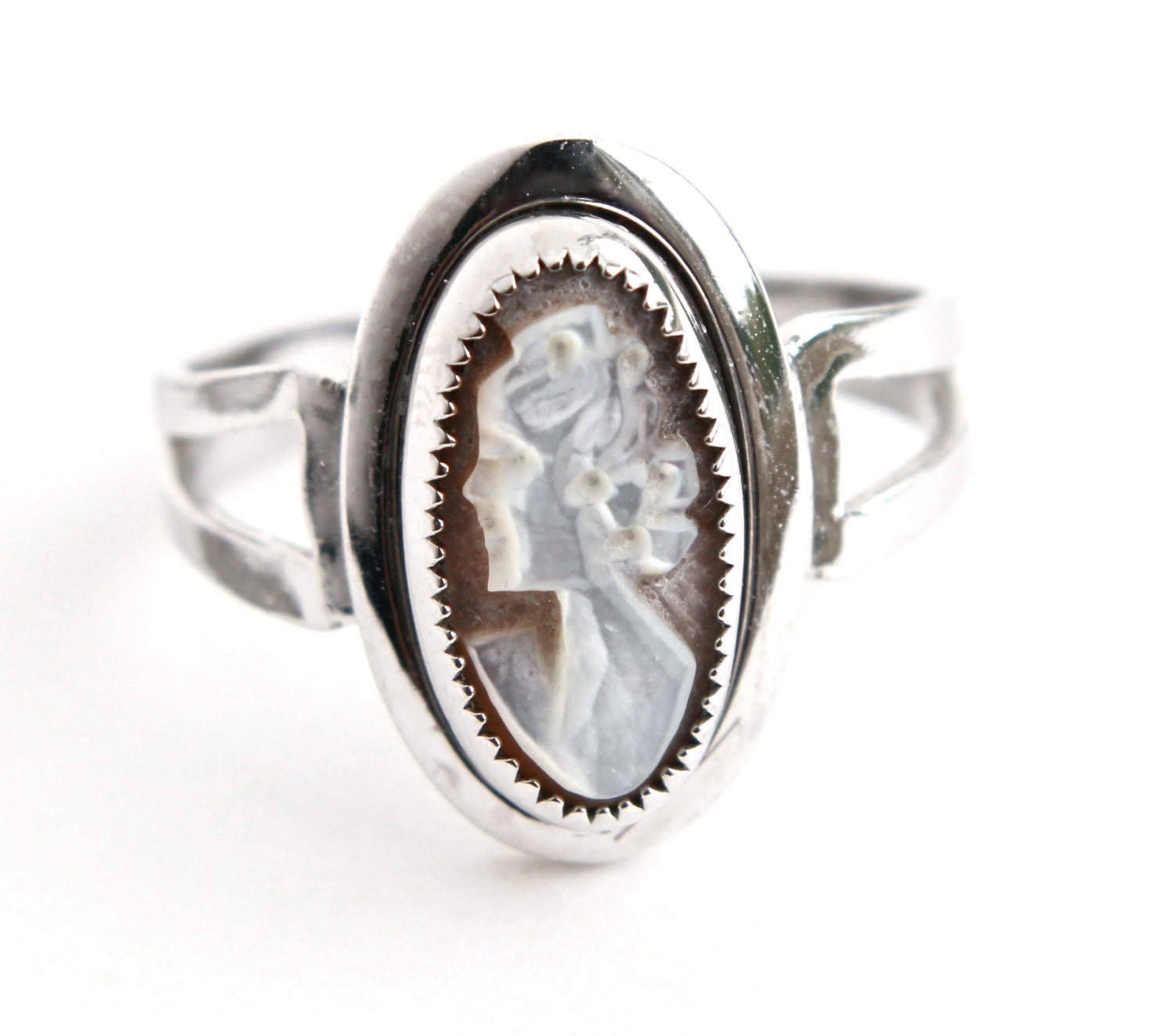 Vintage Sterling Silver Cameo Ring - Signed Sarah Cov Victorian Revival Retro Jewelry / Oval Mother of Pearl