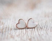 Post earrings - Pearly White Hearts