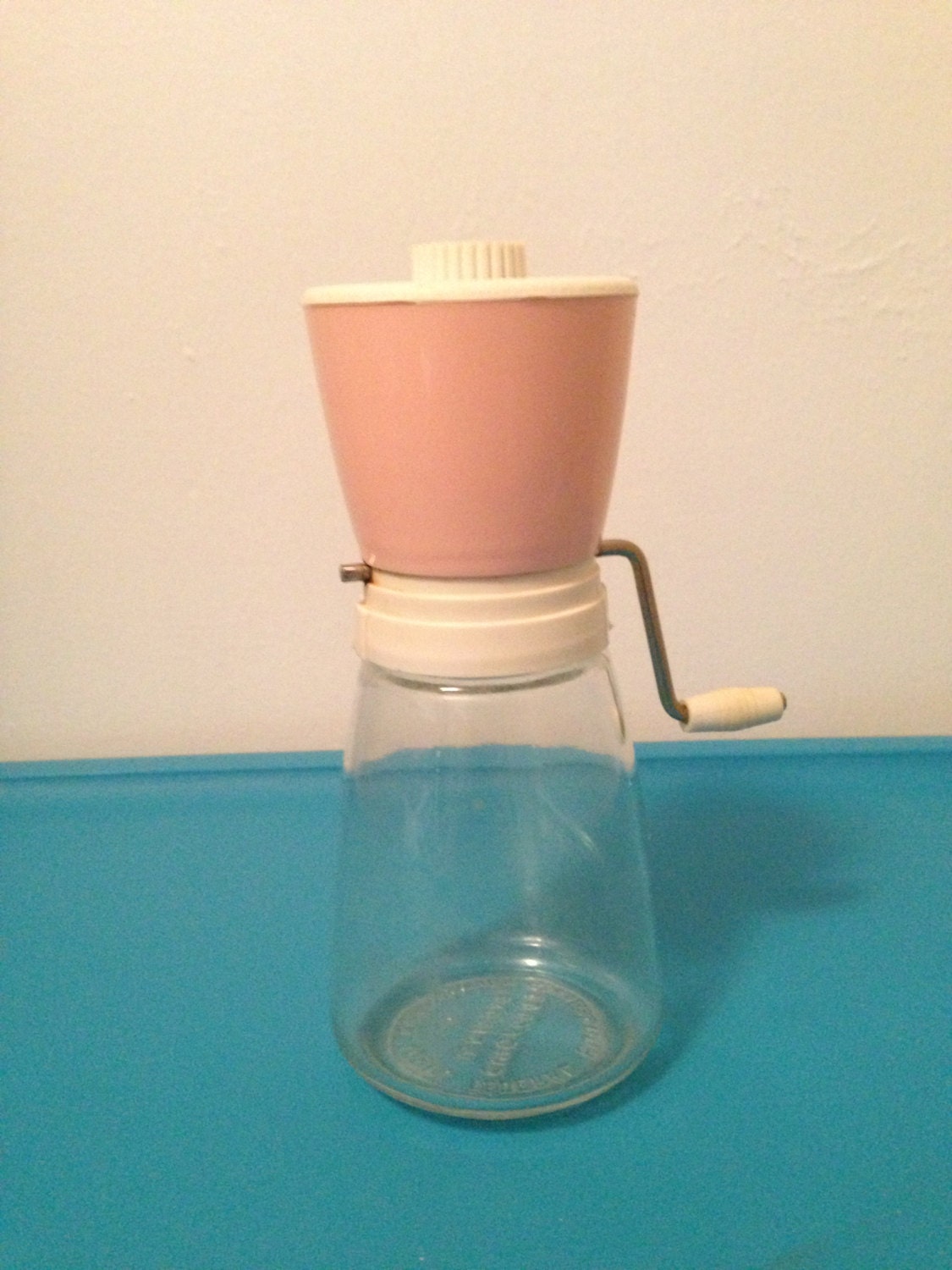 PINK Federal Housewares nut spice grinder Nice vintage coffee kitchen chopper 