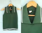 1970s. kelly green collar tank top with white stripes. s-l