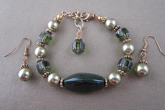 Green Beadwork Strand Bracelet and Earrings Set