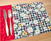 Quilted Placemats Black and White Daisy
