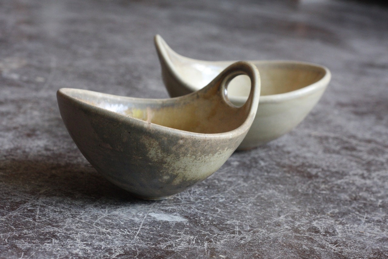 Set of 2 Pottery Bowls - Earthy Beige with Handle - Noodle Bowl