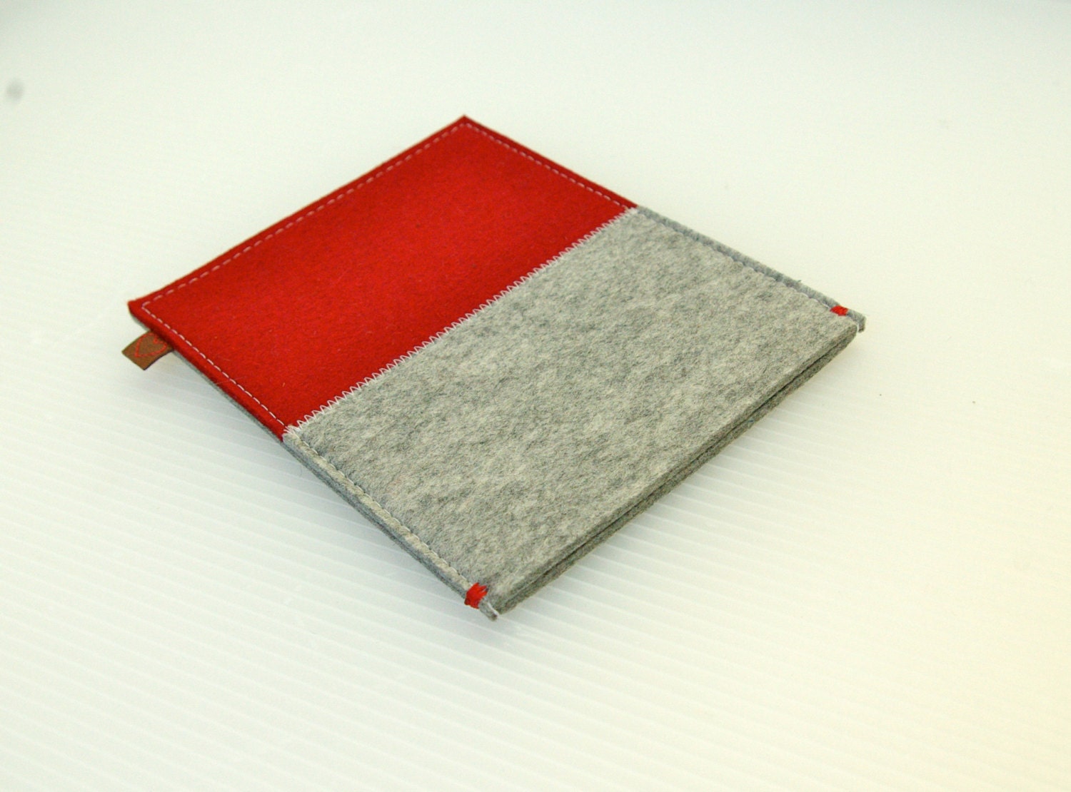 IPAD MINI cover - wool felt in red and yellow - Handmade in Holland -  Nexus 7 plus all other 7" tablets