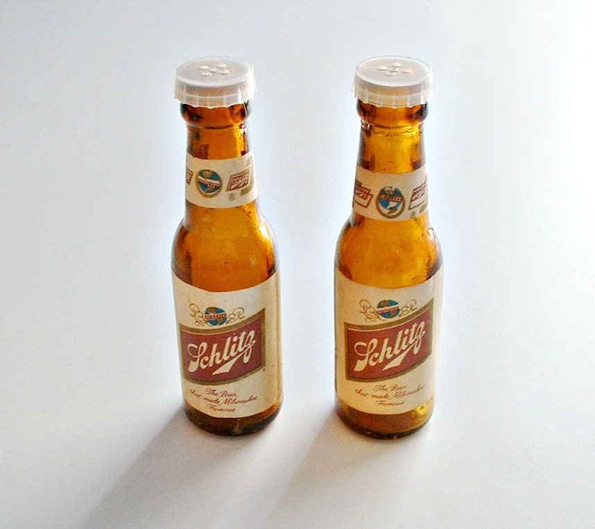 Vintage Schlitz Shakers Salt and Pepper Beer Set with Original  Box 1970s