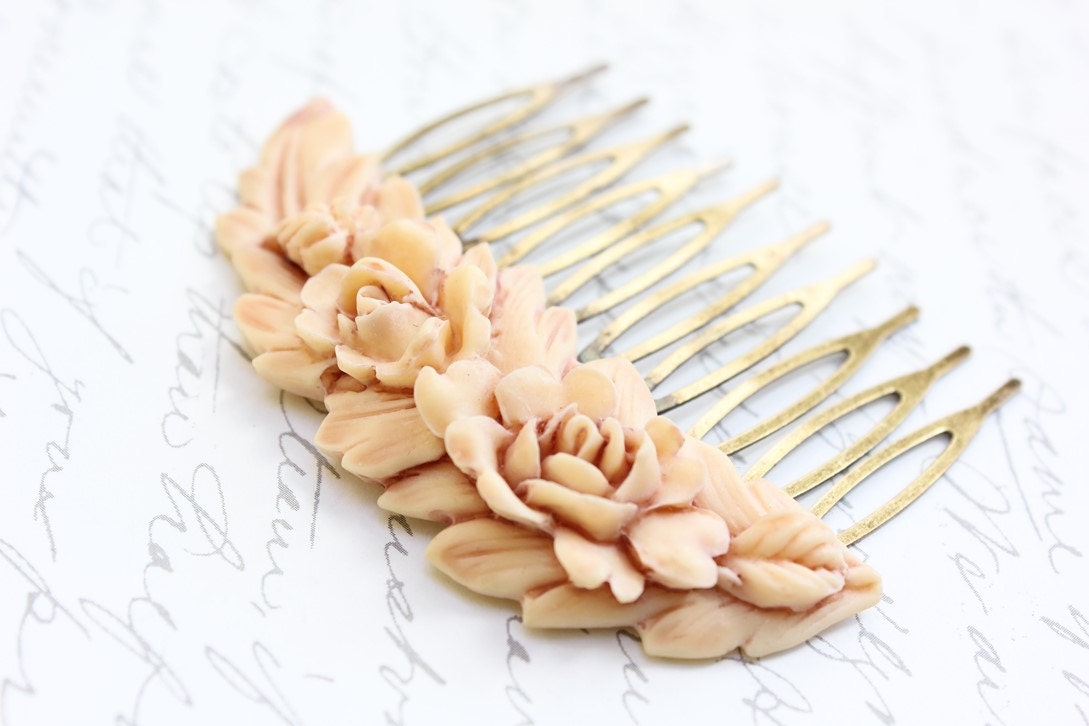 Rose Hair Comb Ivory Cream Rose Peach Prom Bridal Wedding Spring Floral Vintage Style Shabby Chic Hair Accessories Antique Brass Filigree