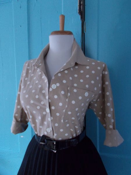 Vintage Cotton Light Brown Tan & White POLKA DOT 1950s 1960s Button Down 3/4 Quarter Sleeve Blouse