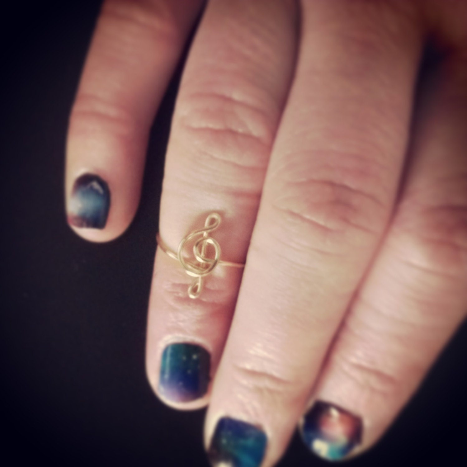 KNUCKLE RINGS-  treble clef