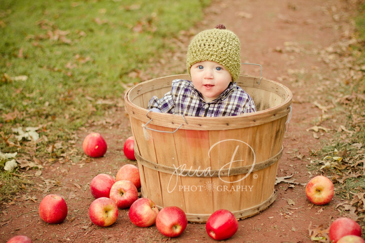 Crochet Custom Soft Warm CHUNKY APPLE Hat with Leaf and Stem  - Any Colors - Boy Girl Men Women - Baby Child Teen Adult Size - Photo Prop