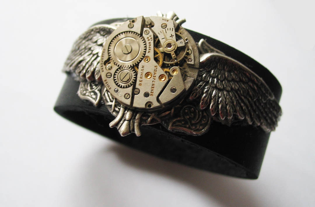 Black Leather Unisex Motorcycle Winged Steampunk Wristband