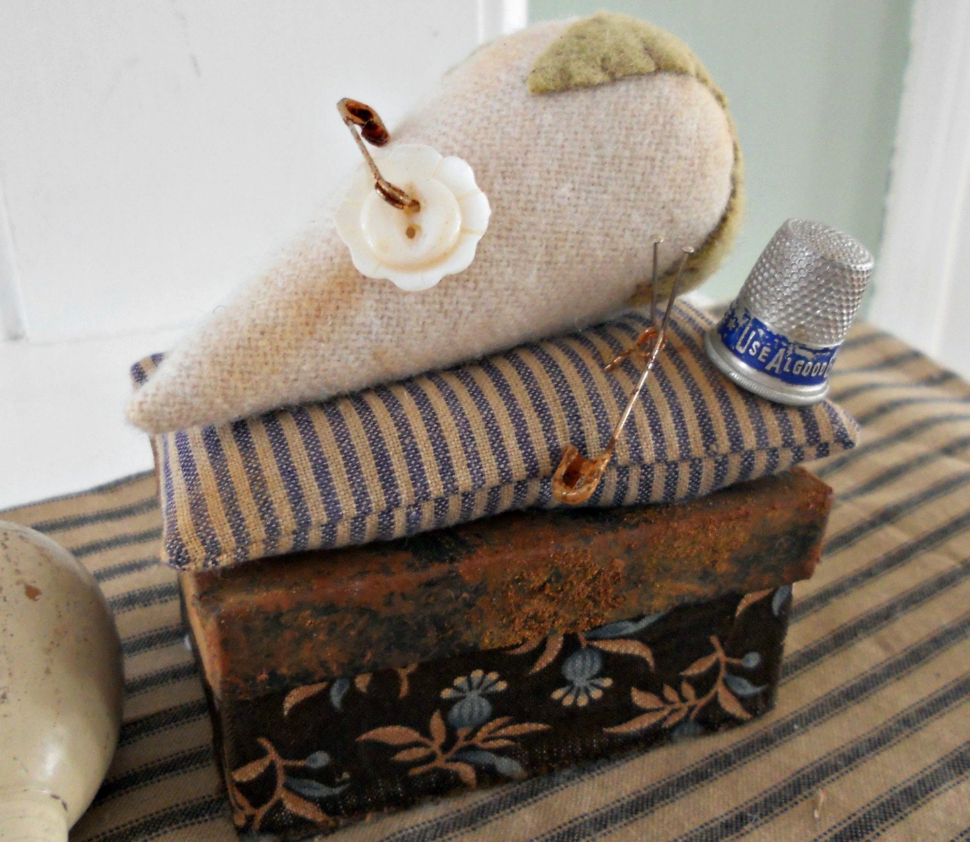 Early pinkeep and needle keeper