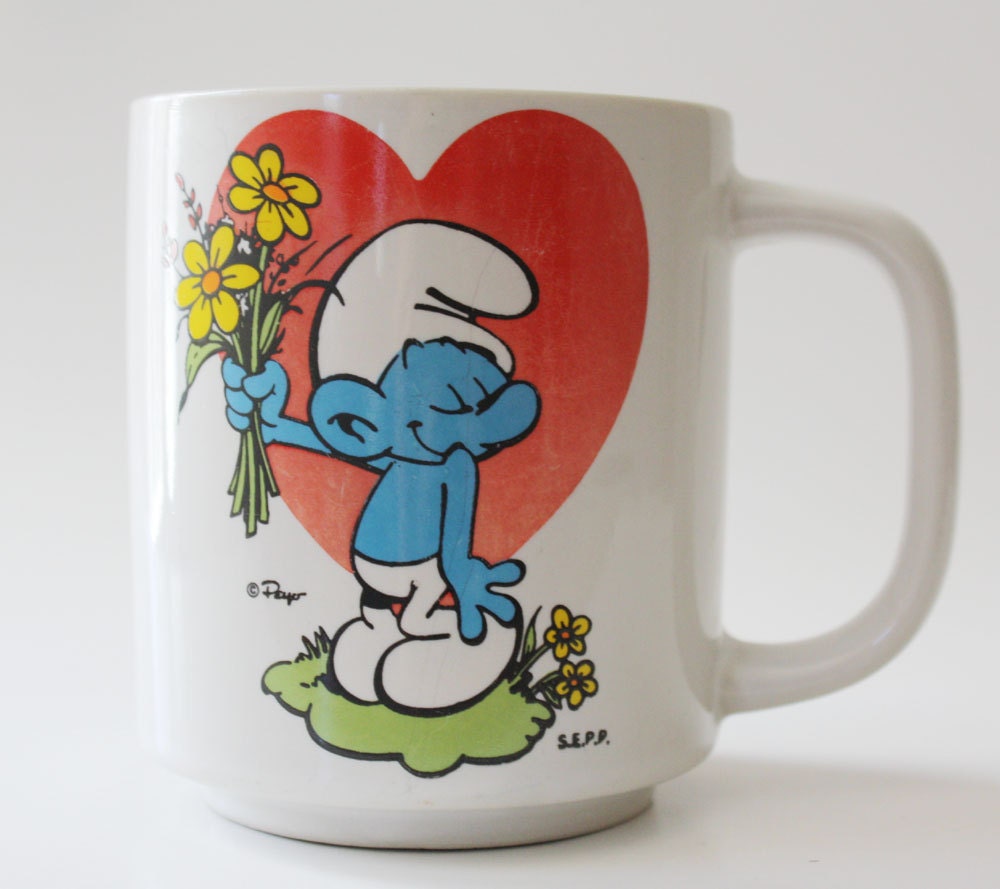Vintage 1981 Love Valentine Heart Smurf Giving Flowers Peyo Cartoon Ceramic Coffee Cup Mug