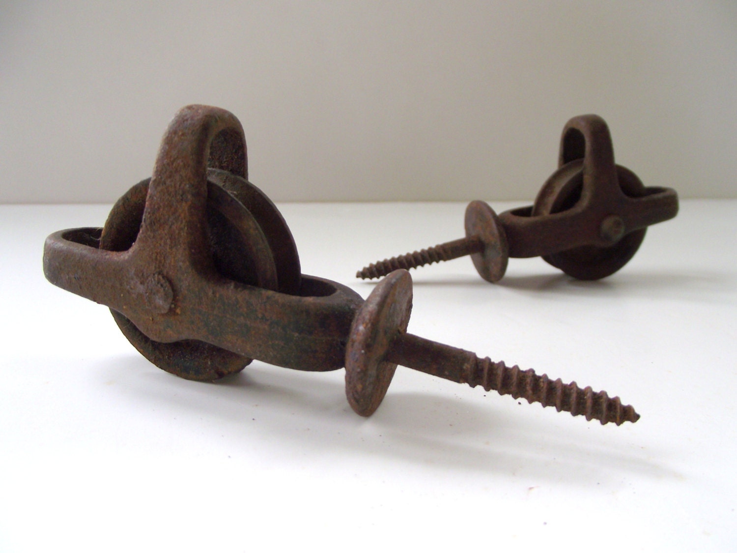 Antique Screw Pulleys Lamp Cord Lag Screw Pulleys Set of 2 Industrial Decor Supplies