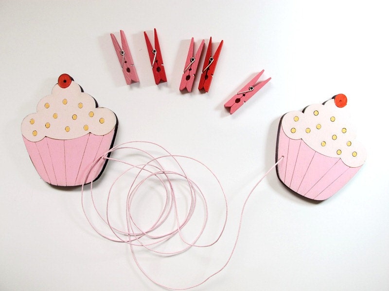 Children's Artwork display hanger- Cupcakes- Pink wall art for girls - kids art hanger, baby shower decoration