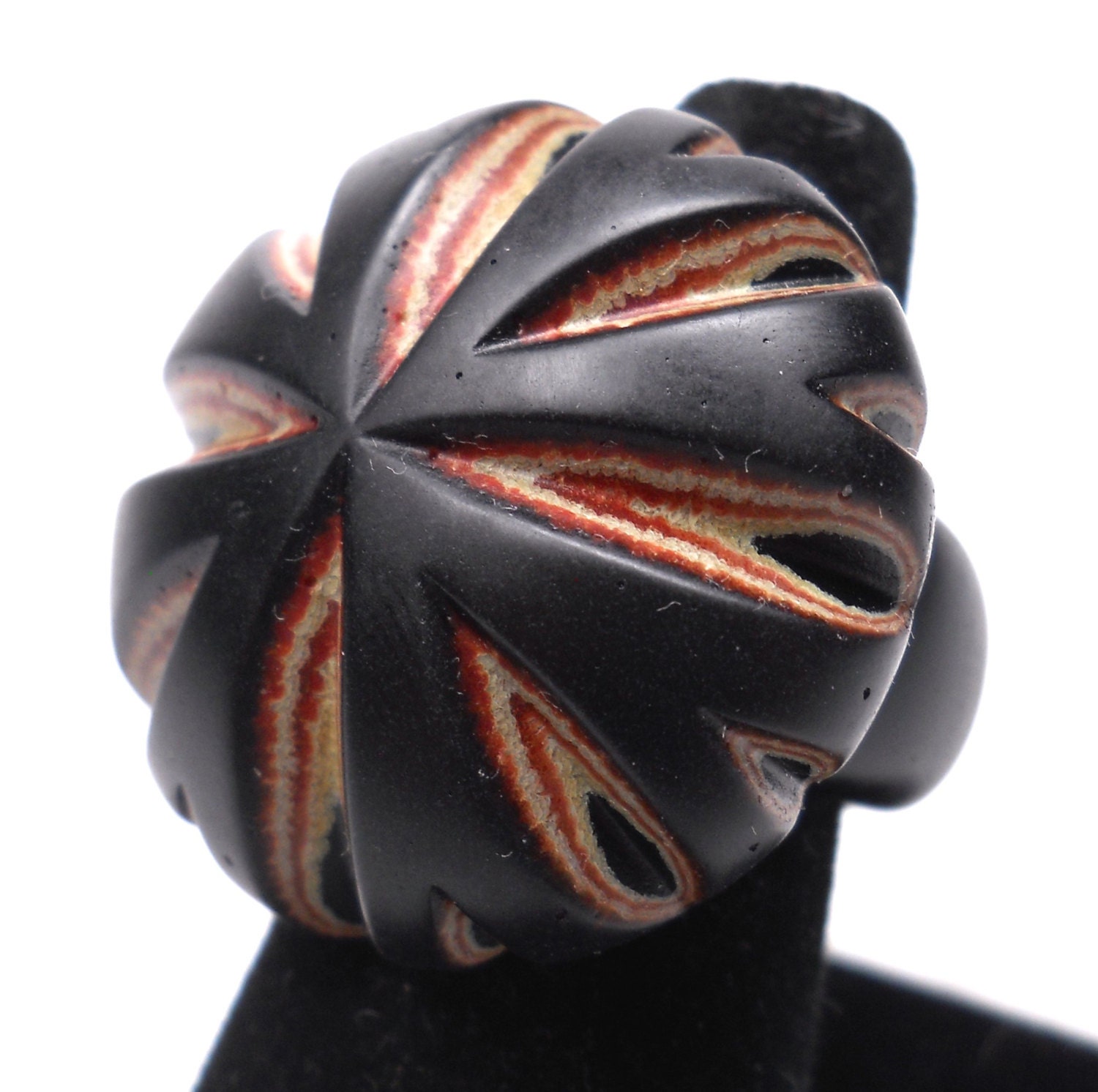 American Trade Bead - New Hampshire - Finger ring size 7 3/4. Hollow blown carved boro glass lampwork.
