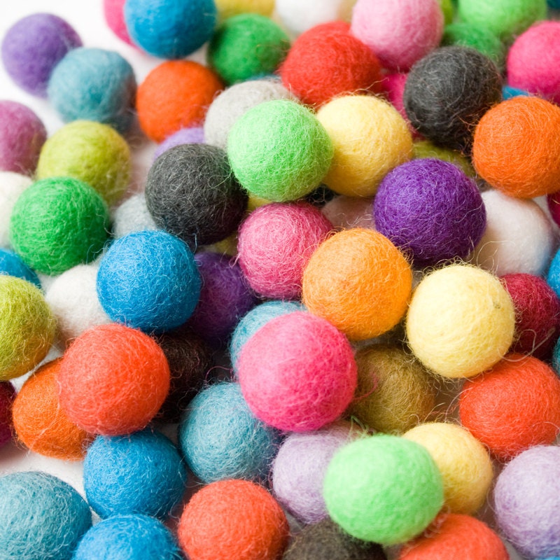 25 2cm Wool Felt Balls - Your Choice of Colors