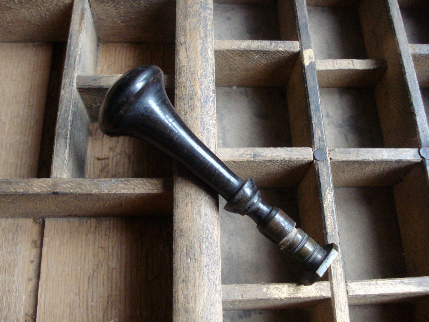 Old FRENCH wax STAMP initial GH gothic letters