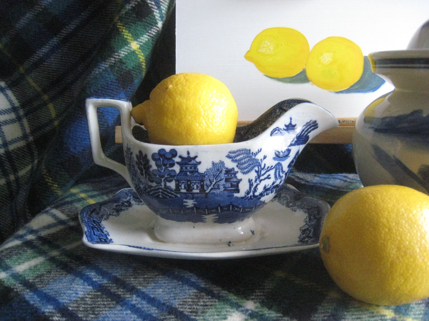 English "Blue Willow" Bone China Gravy Boat